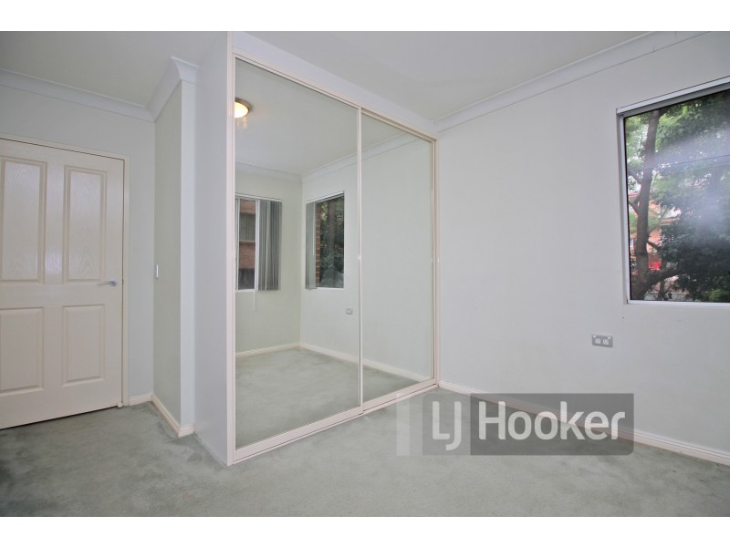 2/31 Moss Place, Westmead NSW 2145