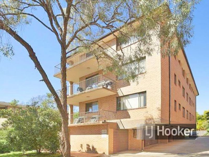 18 Caroline Street, Westmead NSW 2145