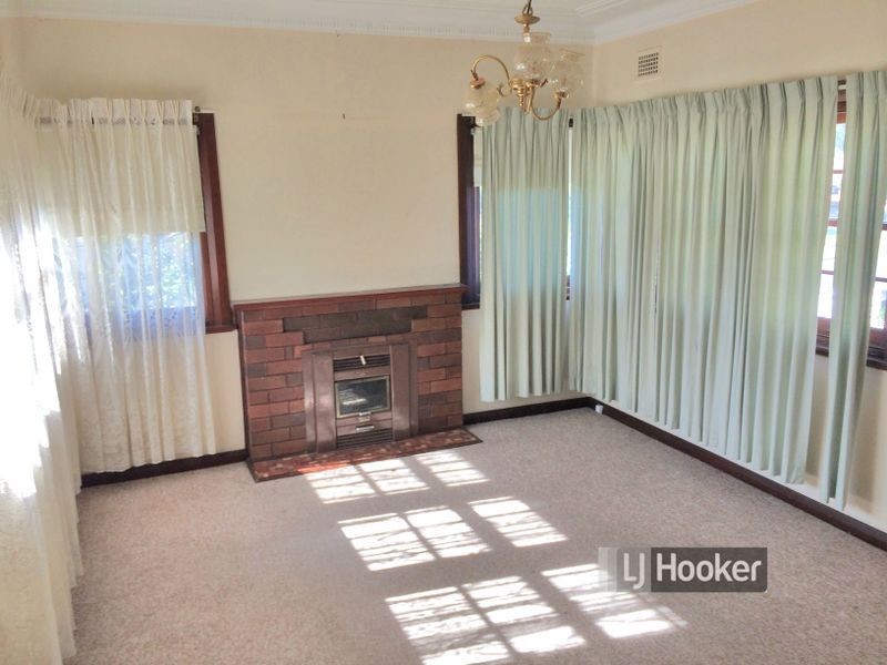 18 Bernard Street, Westmead NSW 2145