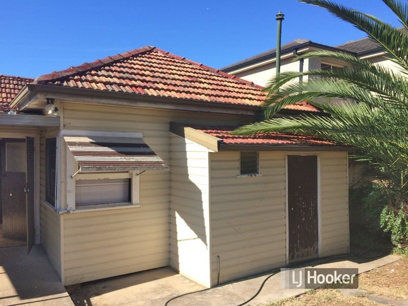 18 Bernard Street, Westmead NSW 2145