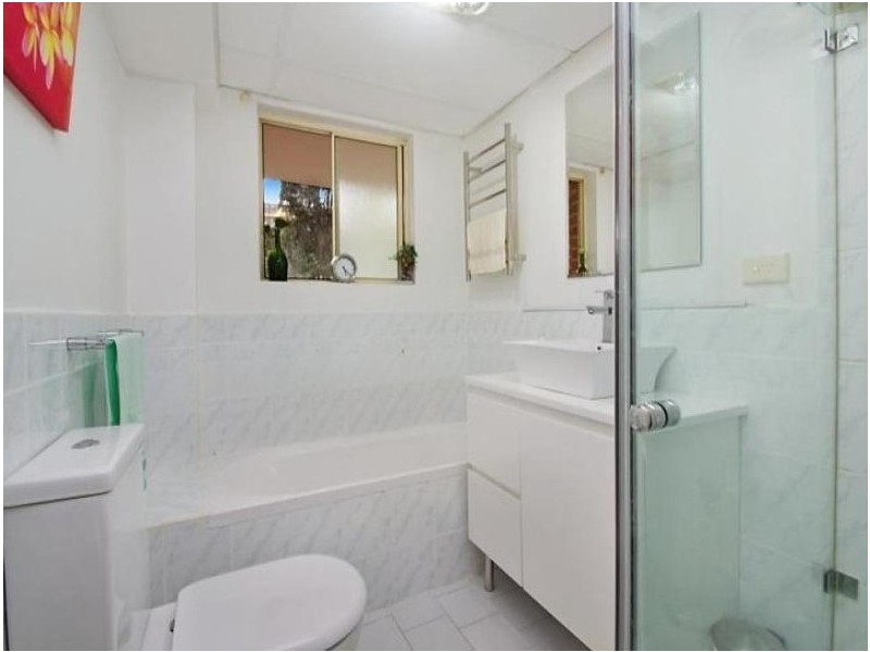 8/4-6 Wigram Street, Harris Park NSW 2150