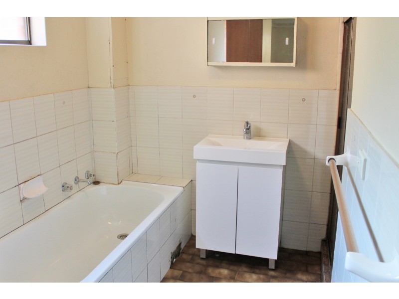 2/43 Meadow Crescent, Meadowbank NSW 2114