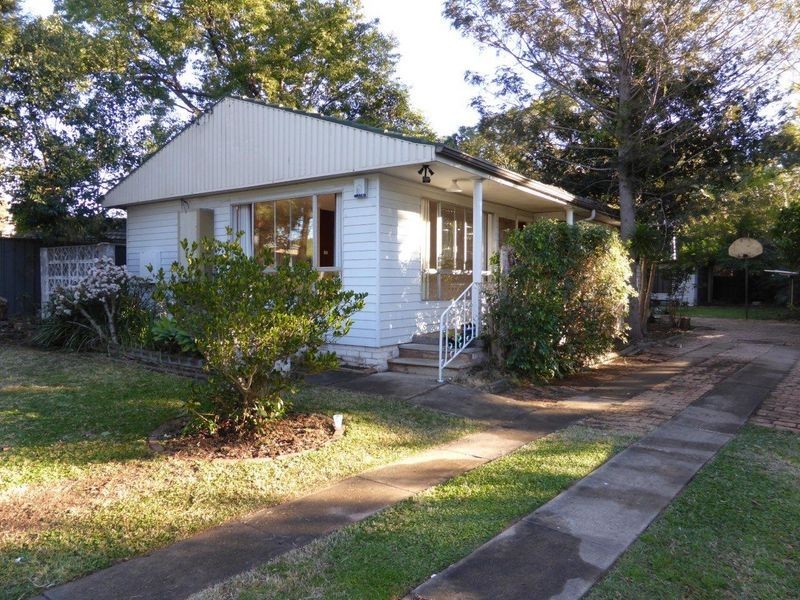 182 Burnett Street, Mays Hill NSW 2145