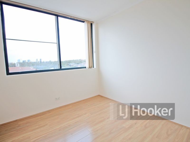 27 Railway Parade, Westmead NSW 2145