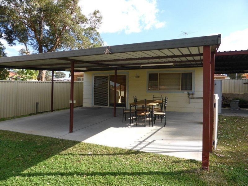 4A Andrews Place, Girraween NSW 2145