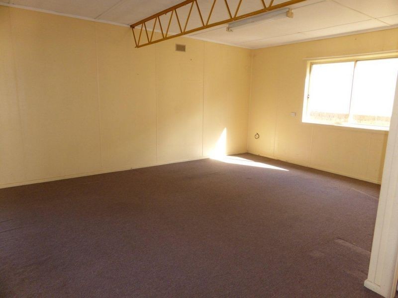 4A Andrews Place, Girraween NSW 2145