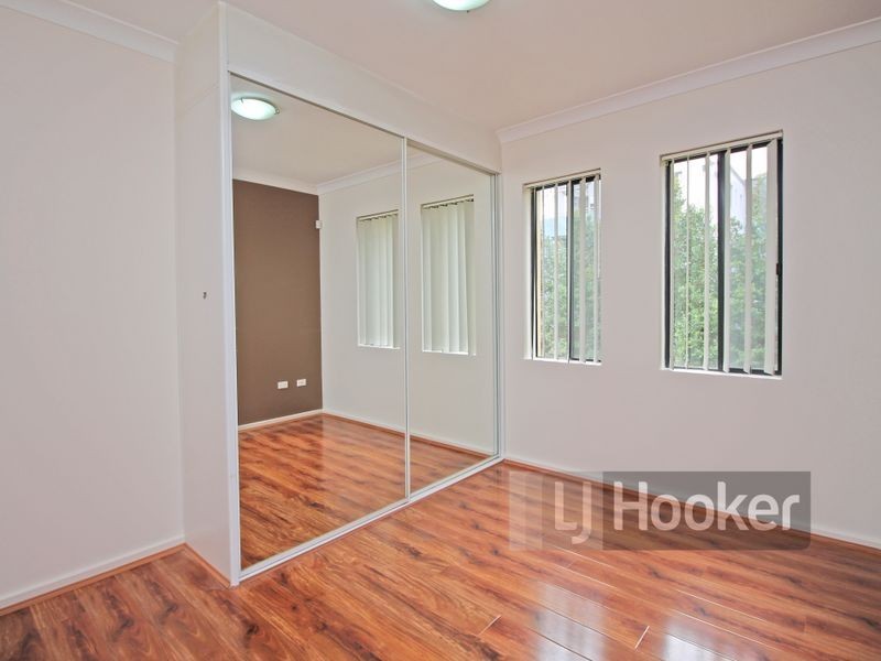 40-42 Lydbrook Street, Westmead NSW 2145