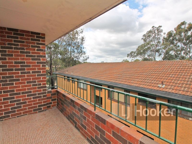 4 Queens Road, Westmead NSW 2145