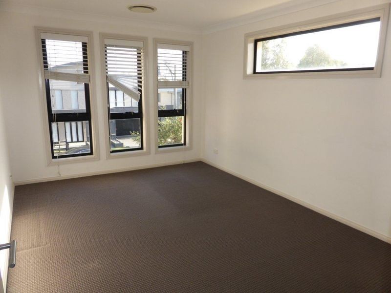 21 Bishop Avenue, Pemulwuy NSW 2145