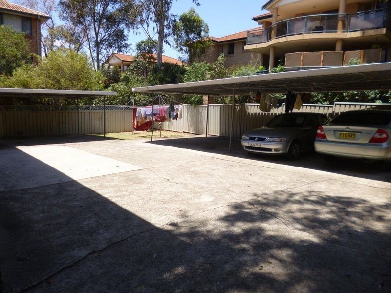 8 Priddle Street, Westmead NSW 2145