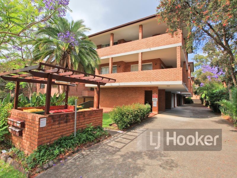 12 Hainsworth Street, Westmead NSW 2145