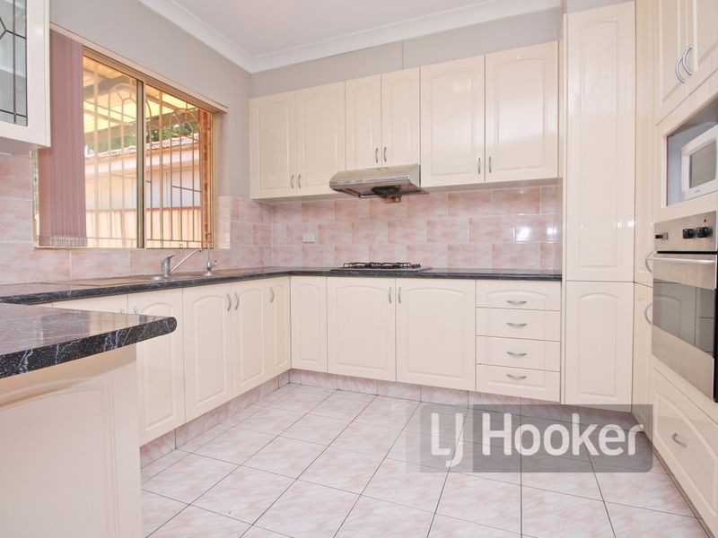 8A Peggy Street, Mays Hill NSW 2145