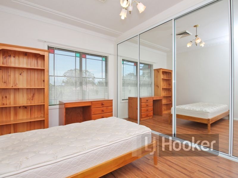 18 Fraser Street, Westmead NSW 2145