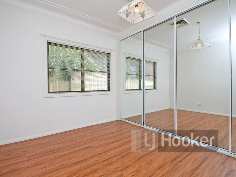 18 Fraser Street, Westmead NSW 2145