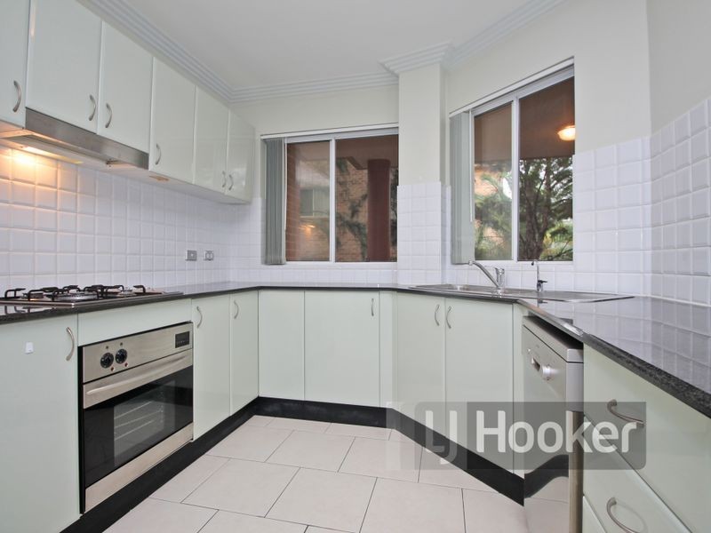 2/31-34 Moss Place, Westmead NSW 2145