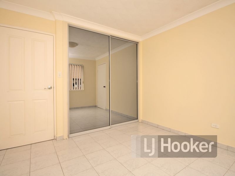 1/4 Queens Road, Westmead NSW 2145