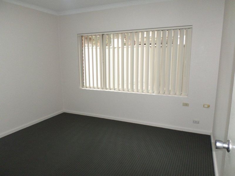 8 Priddle Street, Westmead NSW 2145