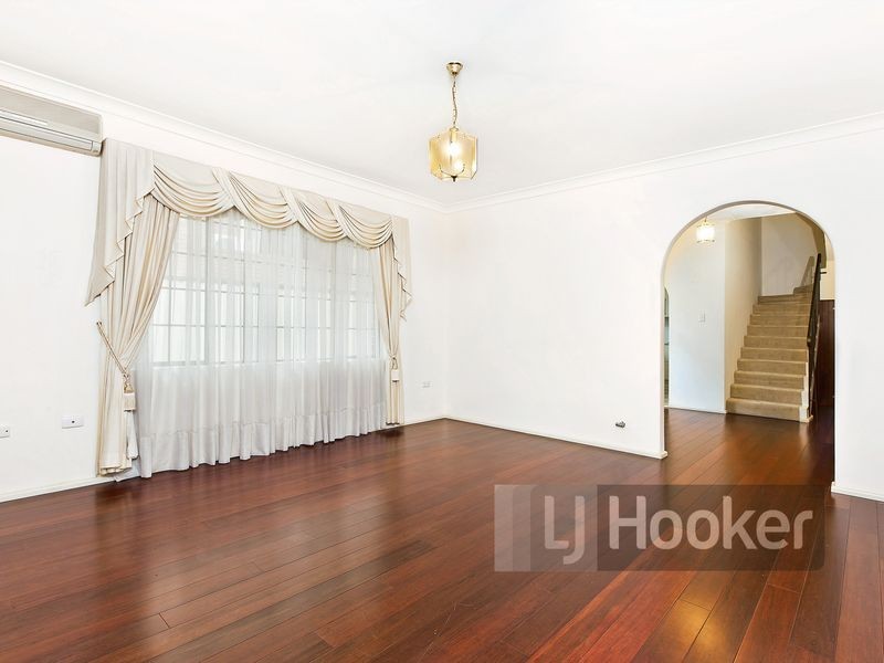 12/9 Jessie St (access via 8 Hainsw, Westmead NSW 2145