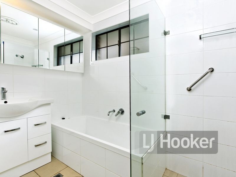 12/9 Jessie St (access via 8 Hainsw, Westmead NSW 2145