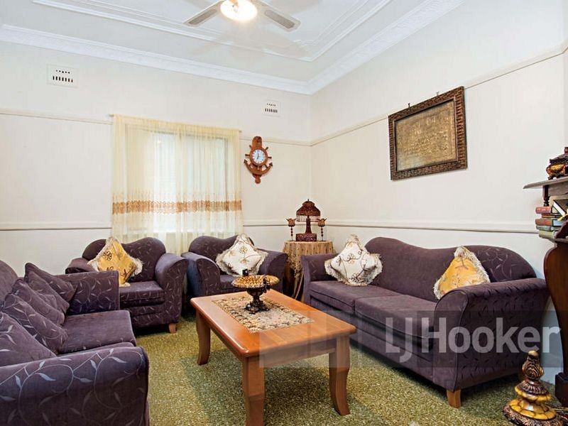 18 Chamberlain Road, Guildford NSW 2161