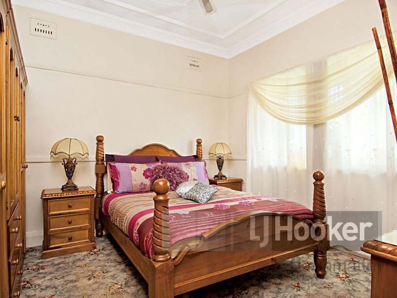 18 Chamberlain Road, Guildford NSW 2161