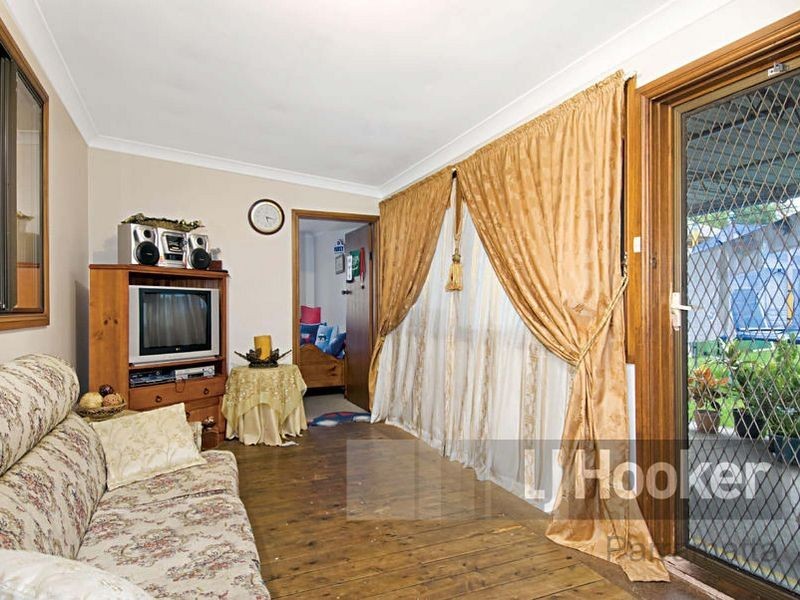 18 Chamberlain Road, Guildford NSW 2161