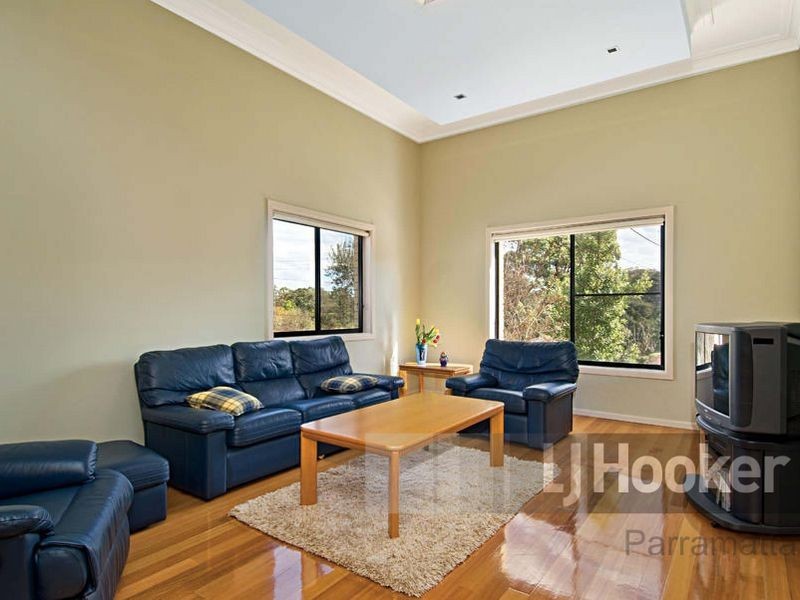 33 Allambie Avenue, Northmead NSW 2152