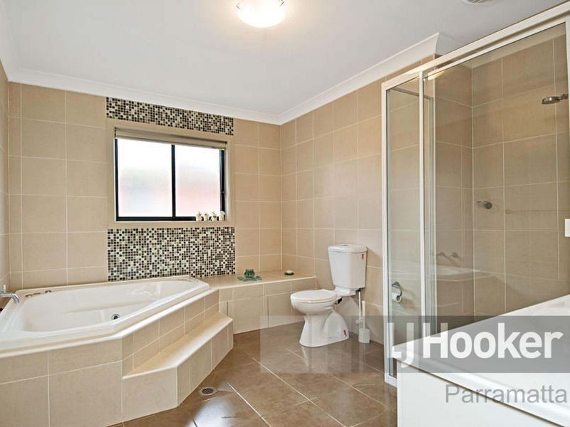 33 Allambie Avenue, Northmead NSW 2152