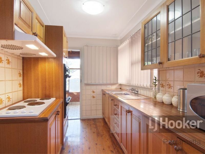 8 Mills Street, Merrylands NSW 2160