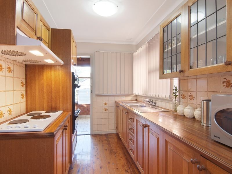 8 Mills Street, Merrylands NSW 2160