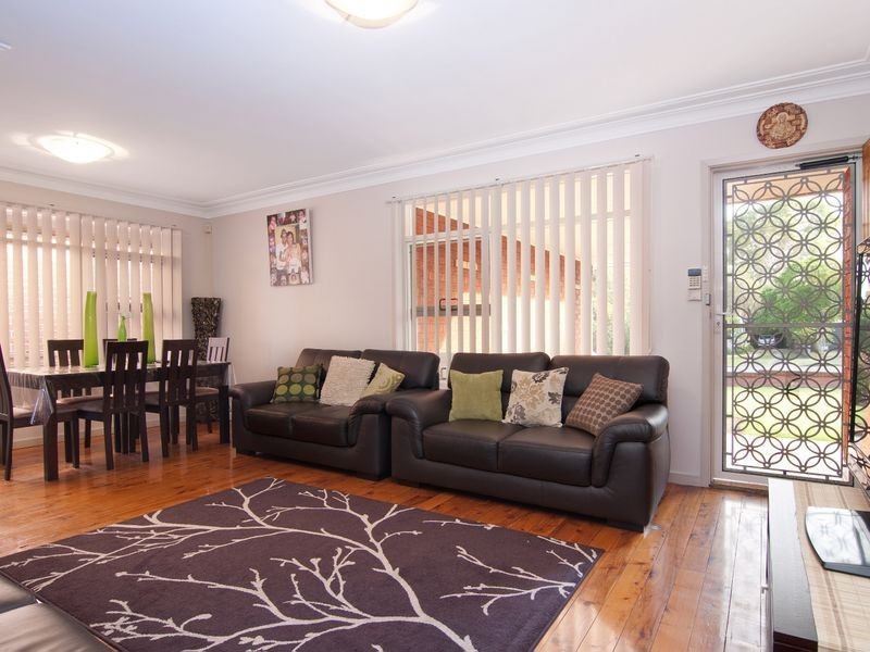 8 Mills Street, Merrylands NSW 2160