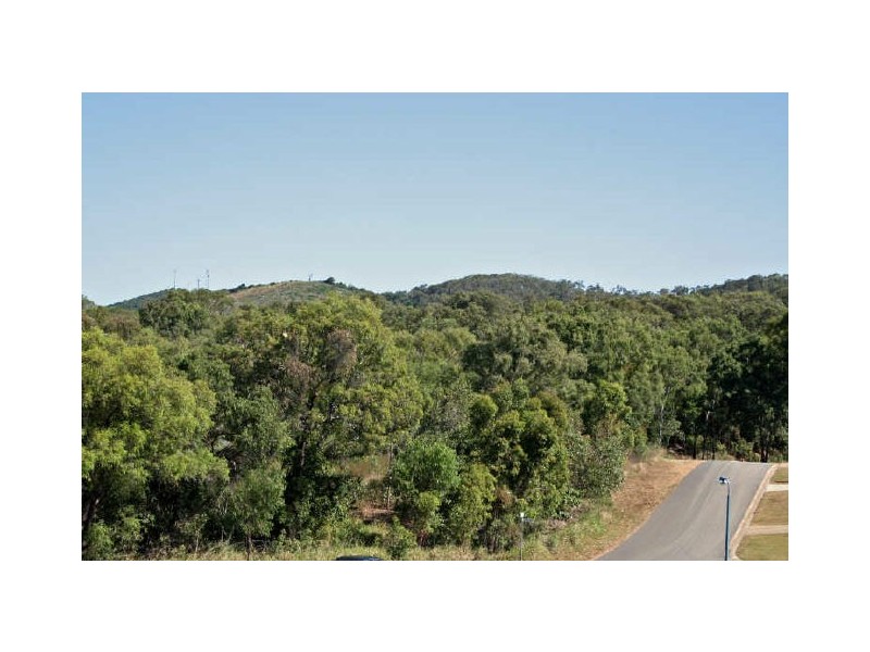 12 Roberts Road, Pacific Heights QLD 4703