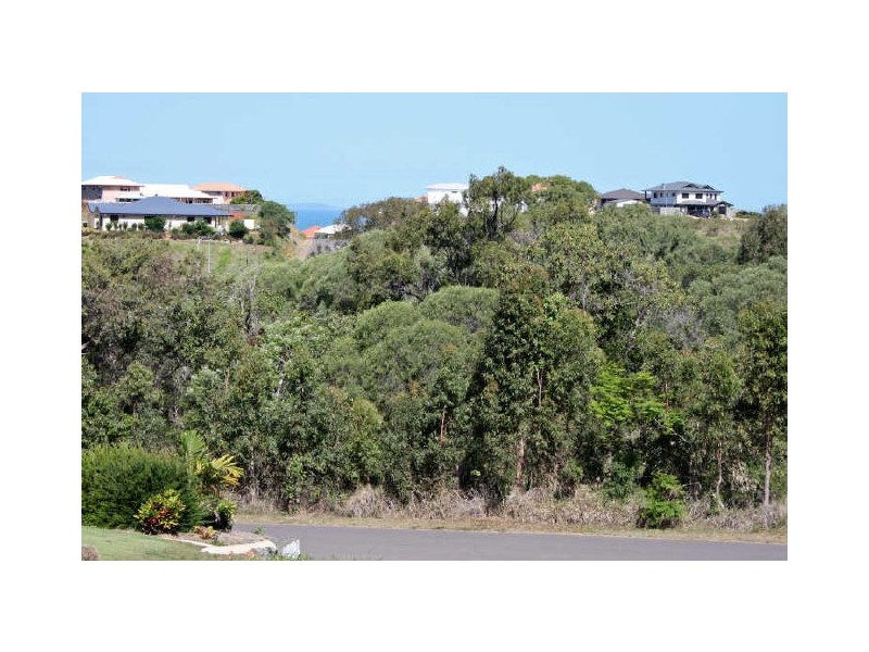 12 Roberts Road, Pacific Heights QLD 4703