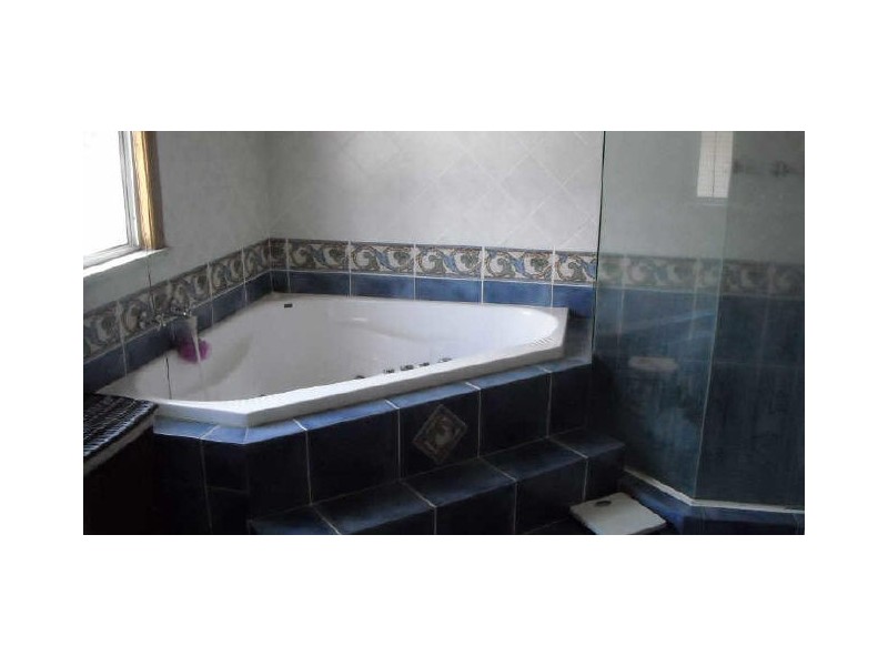 144 Water Street, Berserker QLD 4701