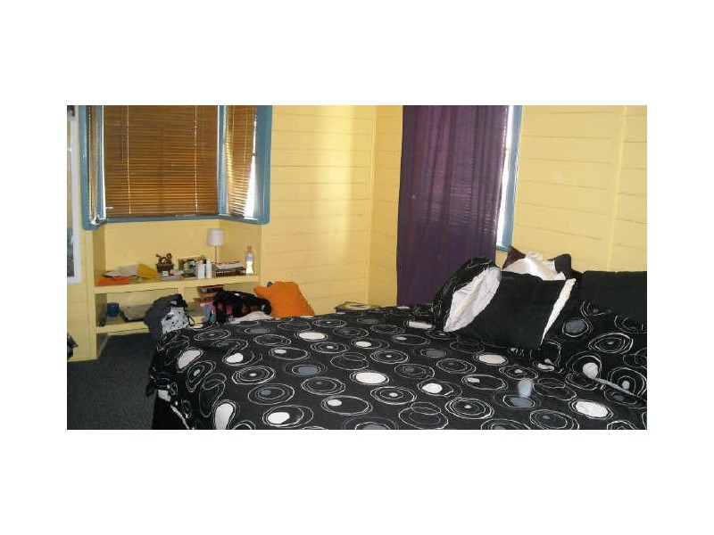 144 Water Street, Berserker QLD 4701