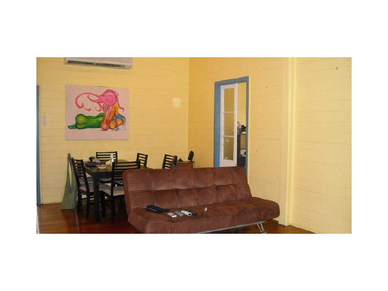 144 Water Street, Berserker QLD 4701