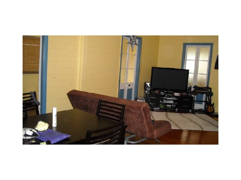 144 Water Street, Berserker QLD 4701