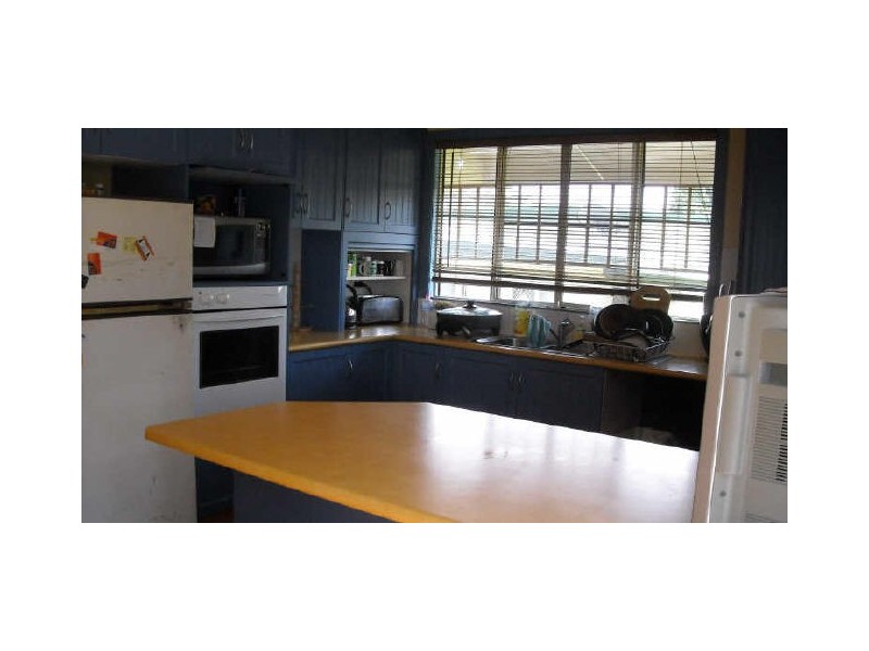 144 Water Street, Berserker QLD 4701