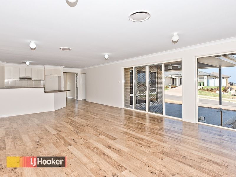 1 Moor Cct, Warner QLD 4500