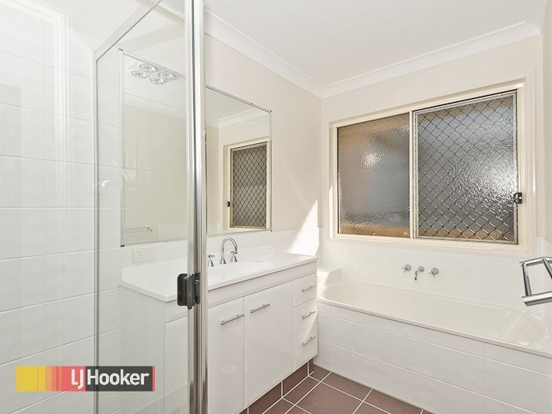 1 Moor Cct, Warner QLD 4500