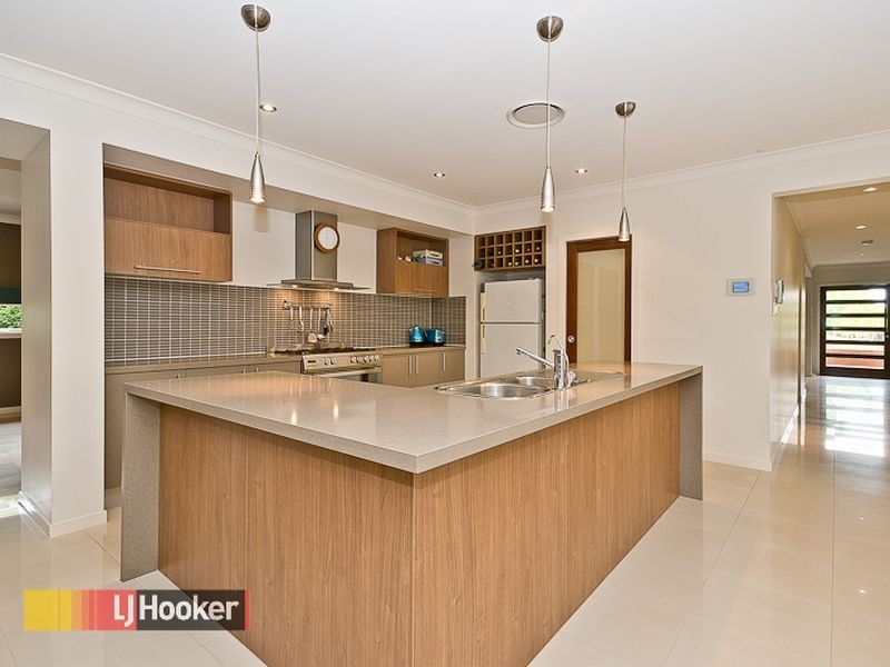 4 Kipfler Lane, Warner QLD 4500