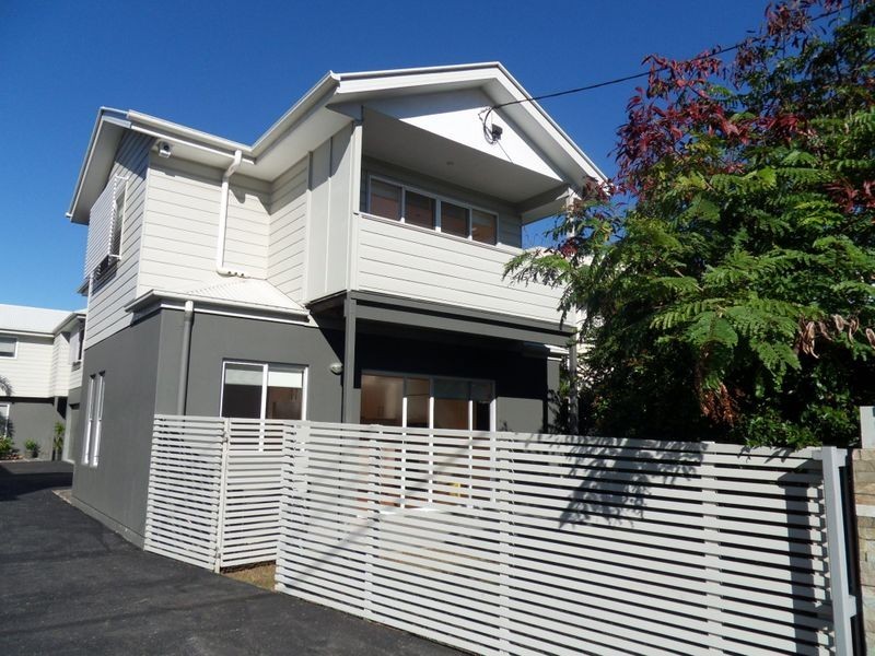 2/8 Leighton Street, Wavell Heights QLD 4012