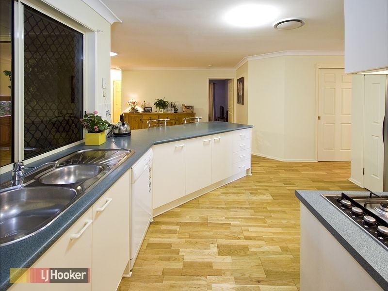 8 Bramble Close, Warner QLD 4500