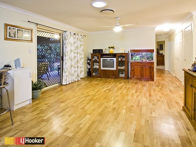 8 Bramble Close, Warner QLD 4500