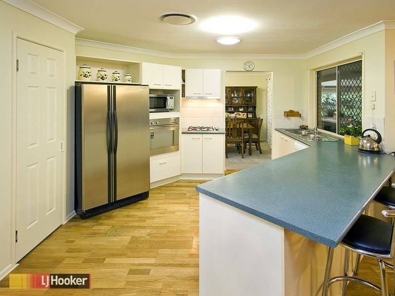 8 Bramble Close, Warner QLD 4500
