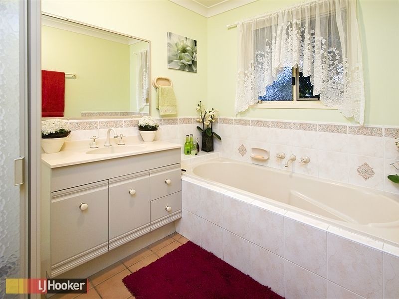 8 Bramble Close, Warner QLD 4500