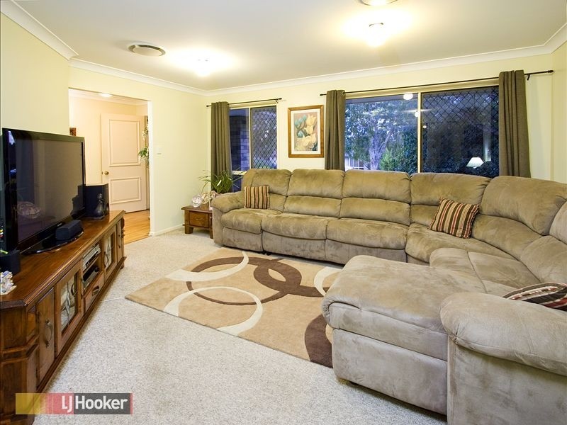 8 Bramble Close, Warner QLD 4500