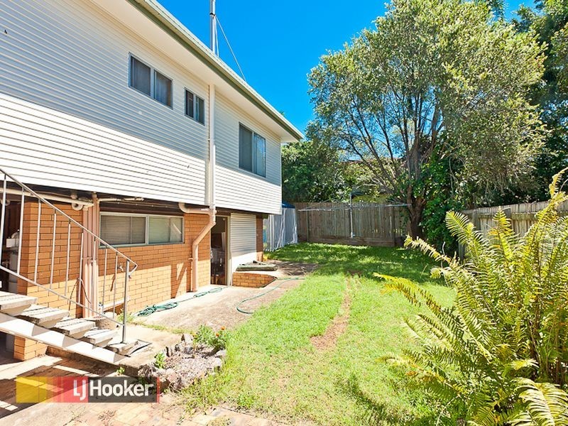 1 Waratah Street, Albany Creek QLD 4035