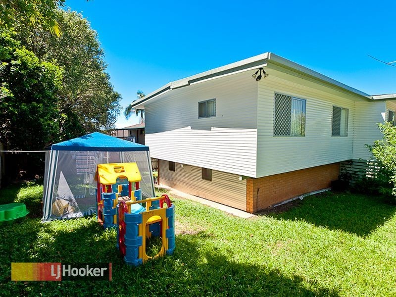 1 Waratah Street, Albany Creek QLD 4035