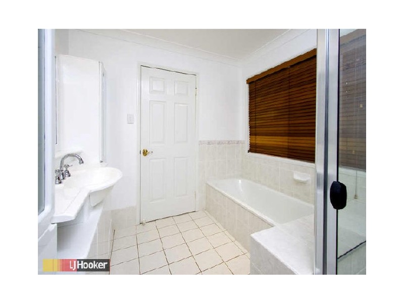 Eatons Hill QLD 4037